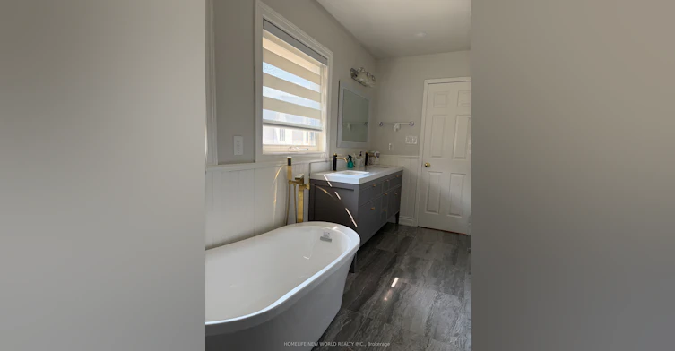 23 Lacey Court, Aurora, ON, L4G 5G3 - 23
