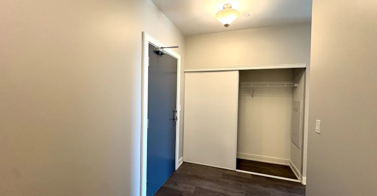 B1402-693 Davis Road, Newmarket, ON, L3Y 2R2 - 2