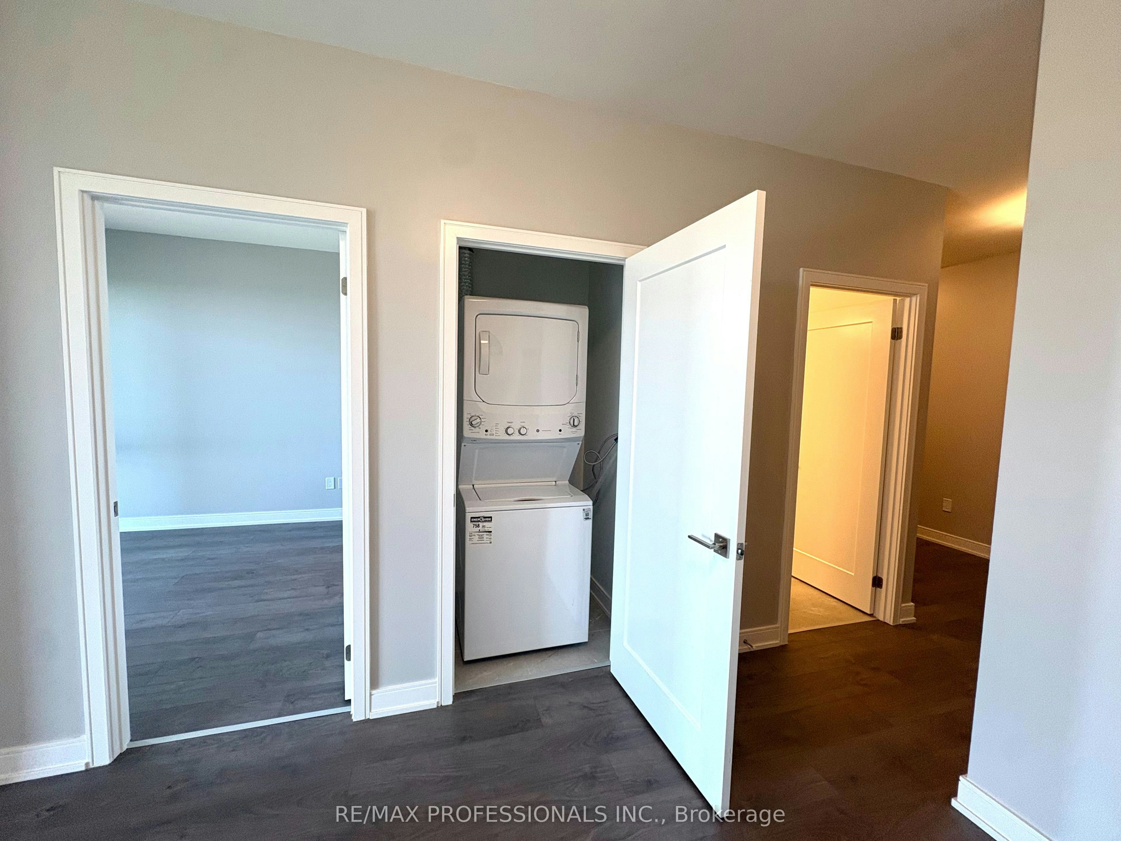 B1402-693 Davis Road, Newmarket, ON, L3Y 2R2 - 7