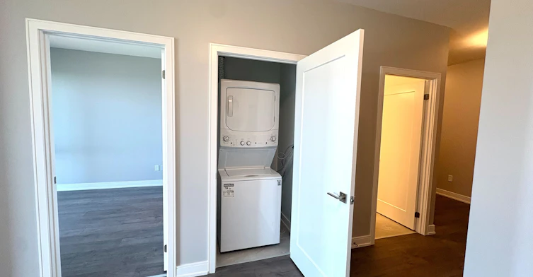 B1402-693 Davis Road, Newmarket, ON, L3Y 2R2 - 7