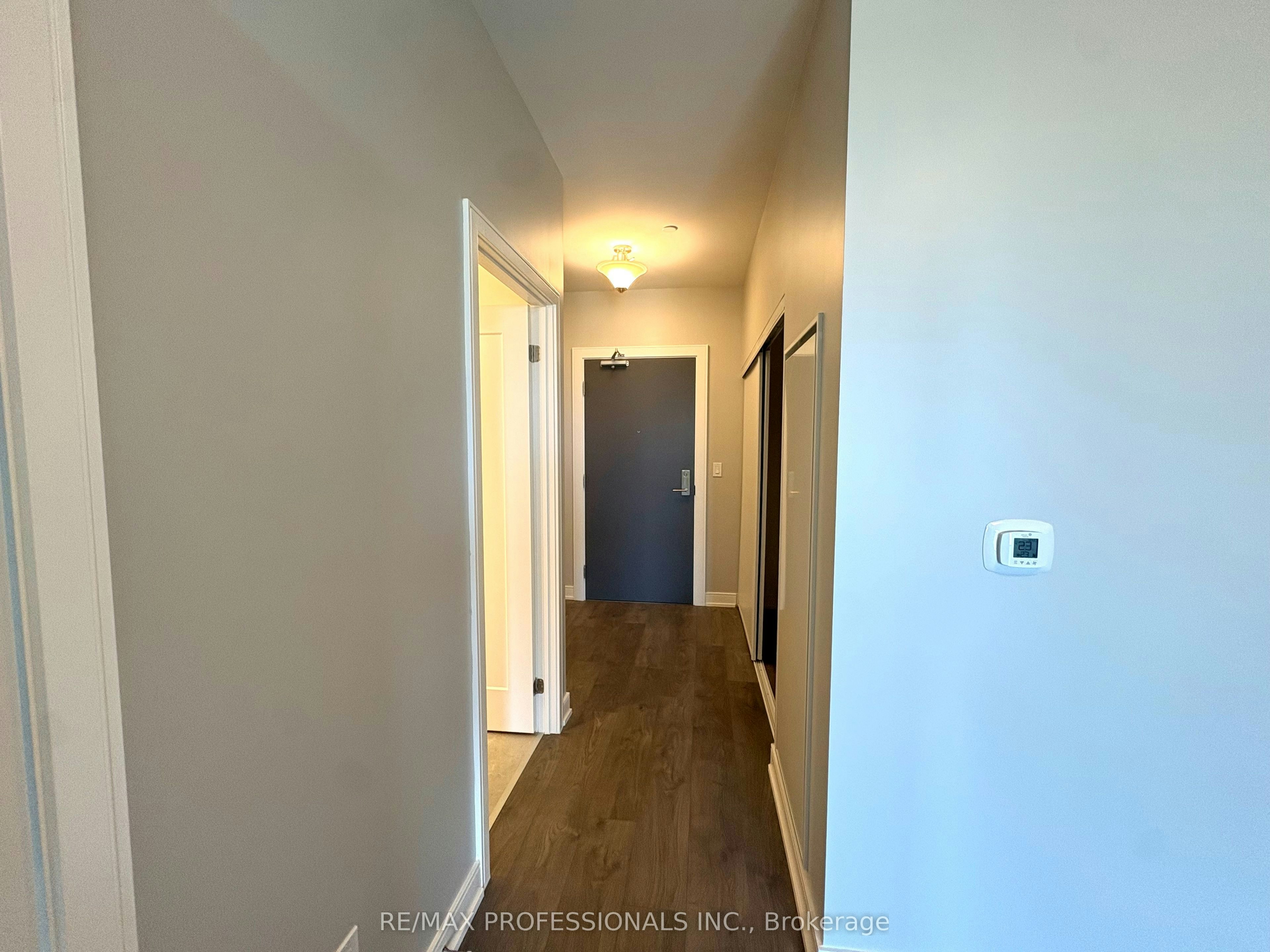 B1402-693 Davis Road, Newmarket, ON, L3Y 2R2 - 4