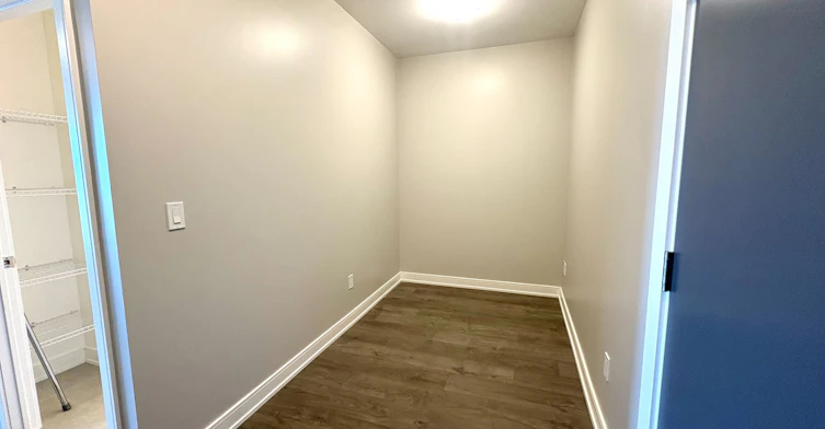 B1402-693 Davis Road, Newmarket, ON, L3Y 2R2 - 3