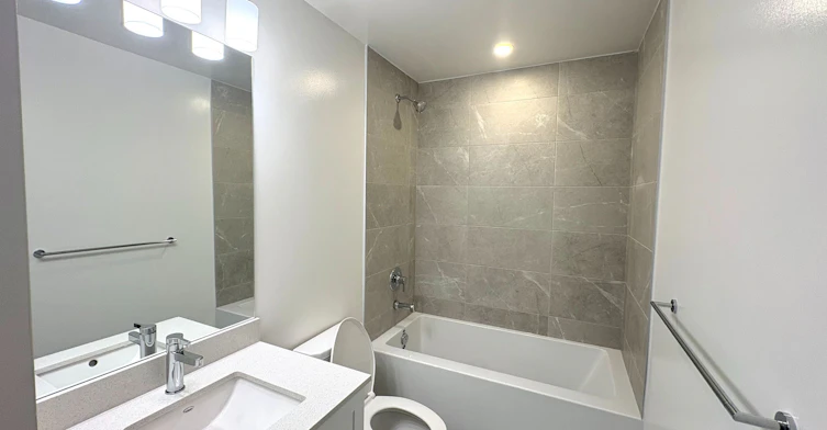 B1402-693 Davis Road, Newmarket, ON, L3Y 2R2 - 6