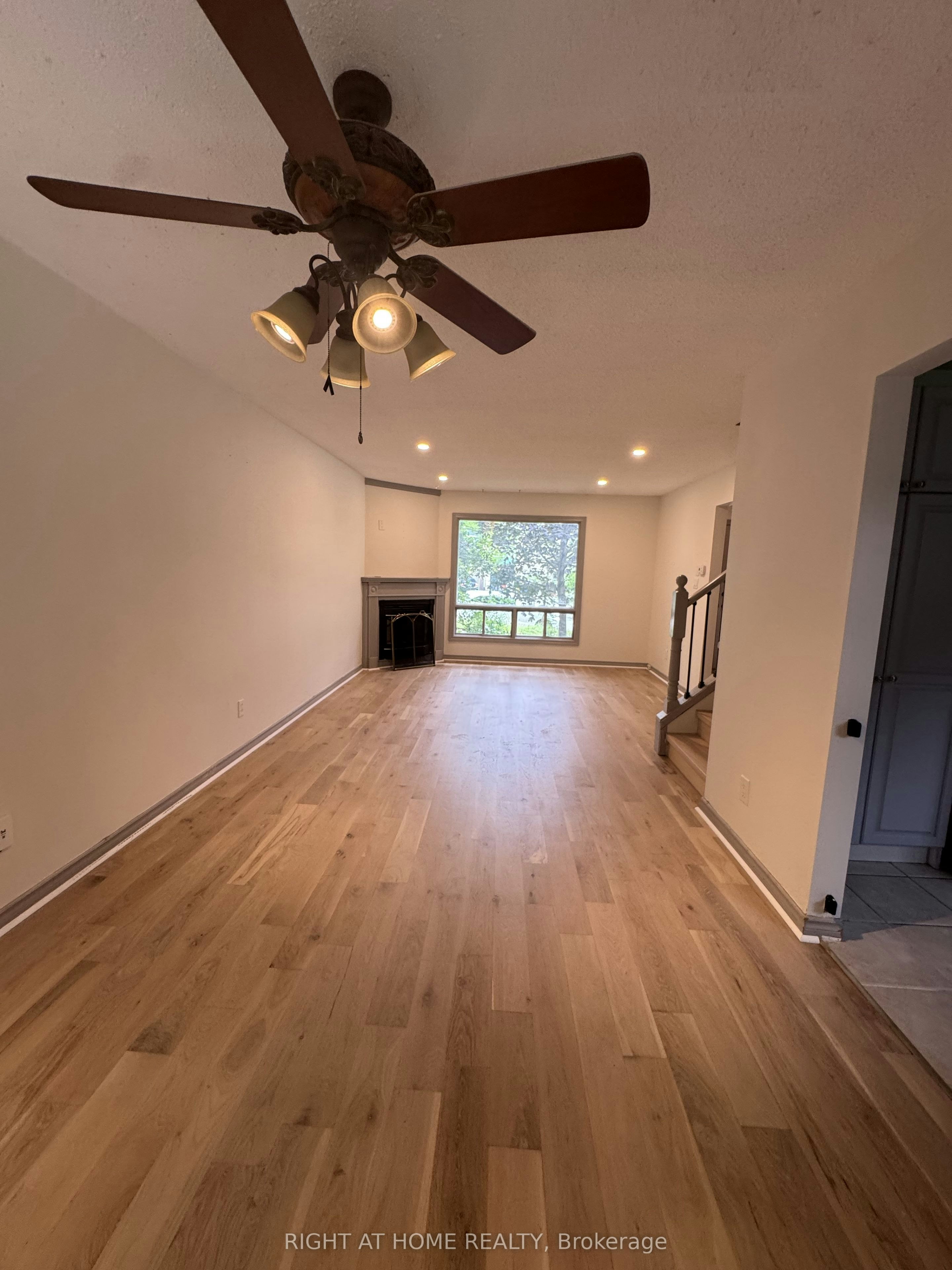 18 Annamaria Drive, Georgina, ON, L4P 3H6 - 3
