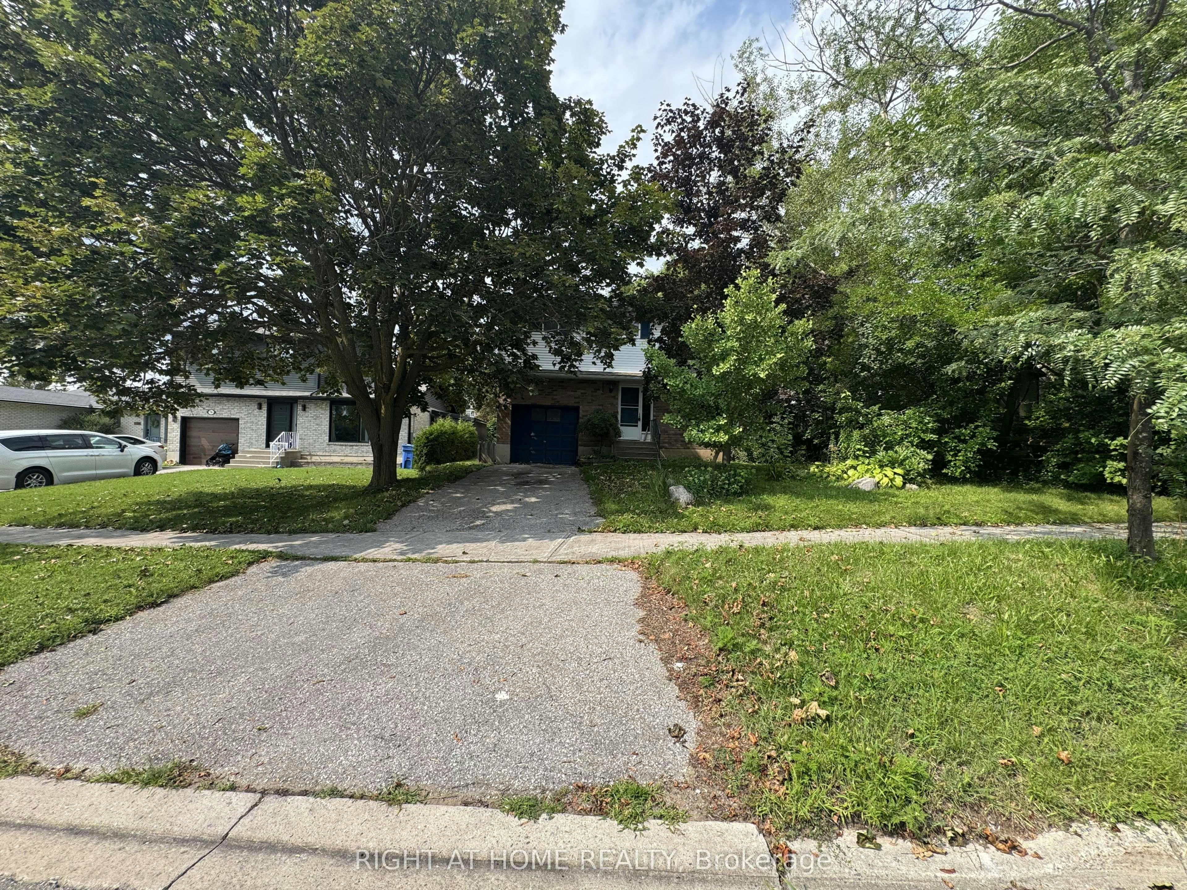 18 Annamaria Drive, Georgina, ON, L4P 3H6 - 2