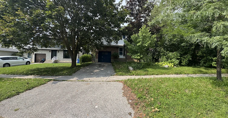 18 Annamaria Drive, Georgina, ON, L4P 3H6 - 2