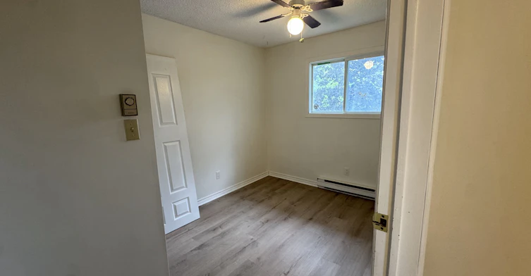 18 Annamaria Drive, Georgina, ON, L4P 3H6 - 15