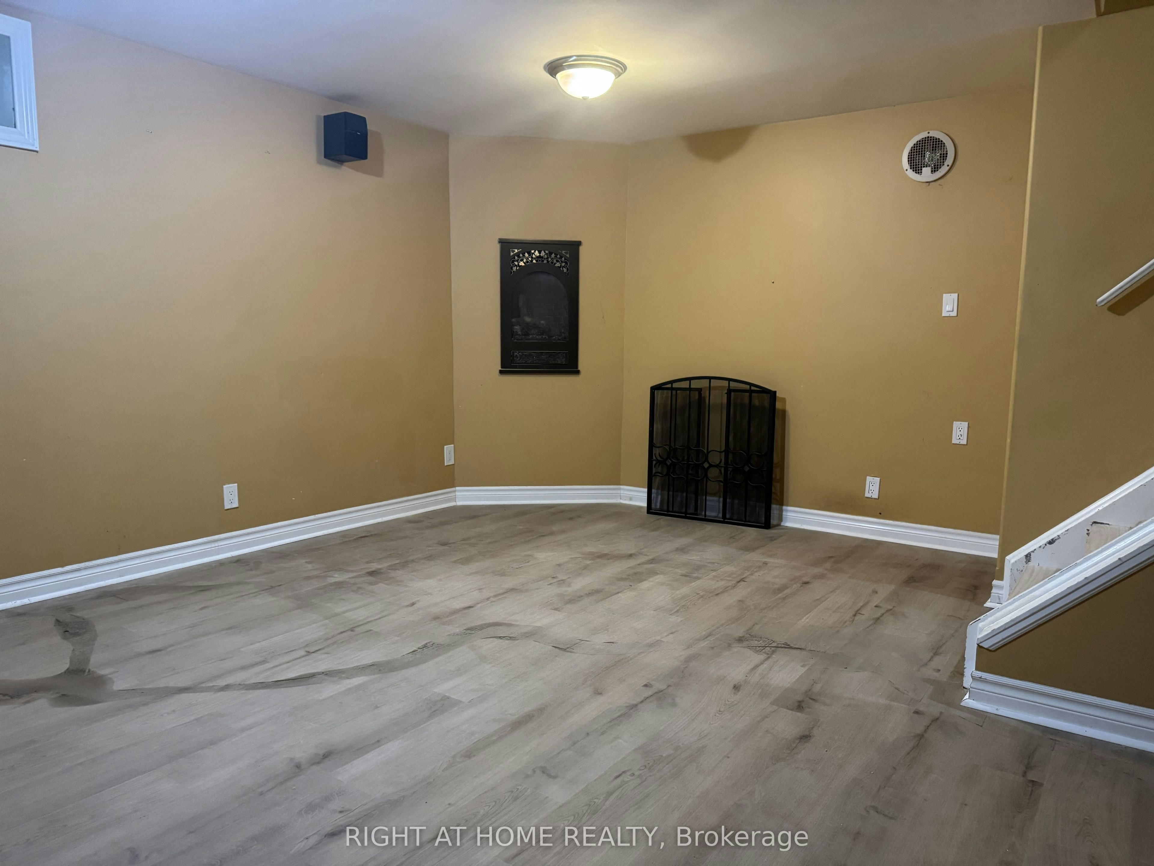 18 Annamaria Drive, Georgina, ON, L4P 3H6 - 27