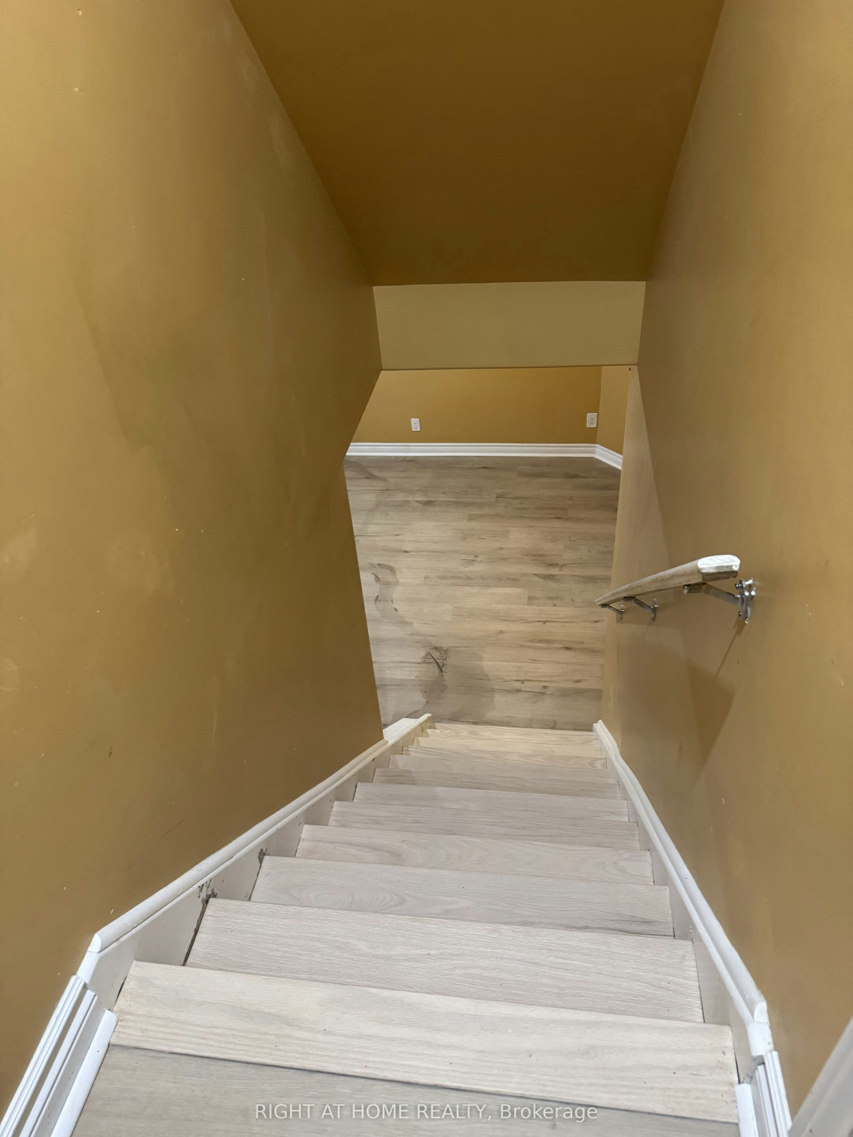18 Annamaria Drive, Georgina, ON, L4P 3H6 - 18
