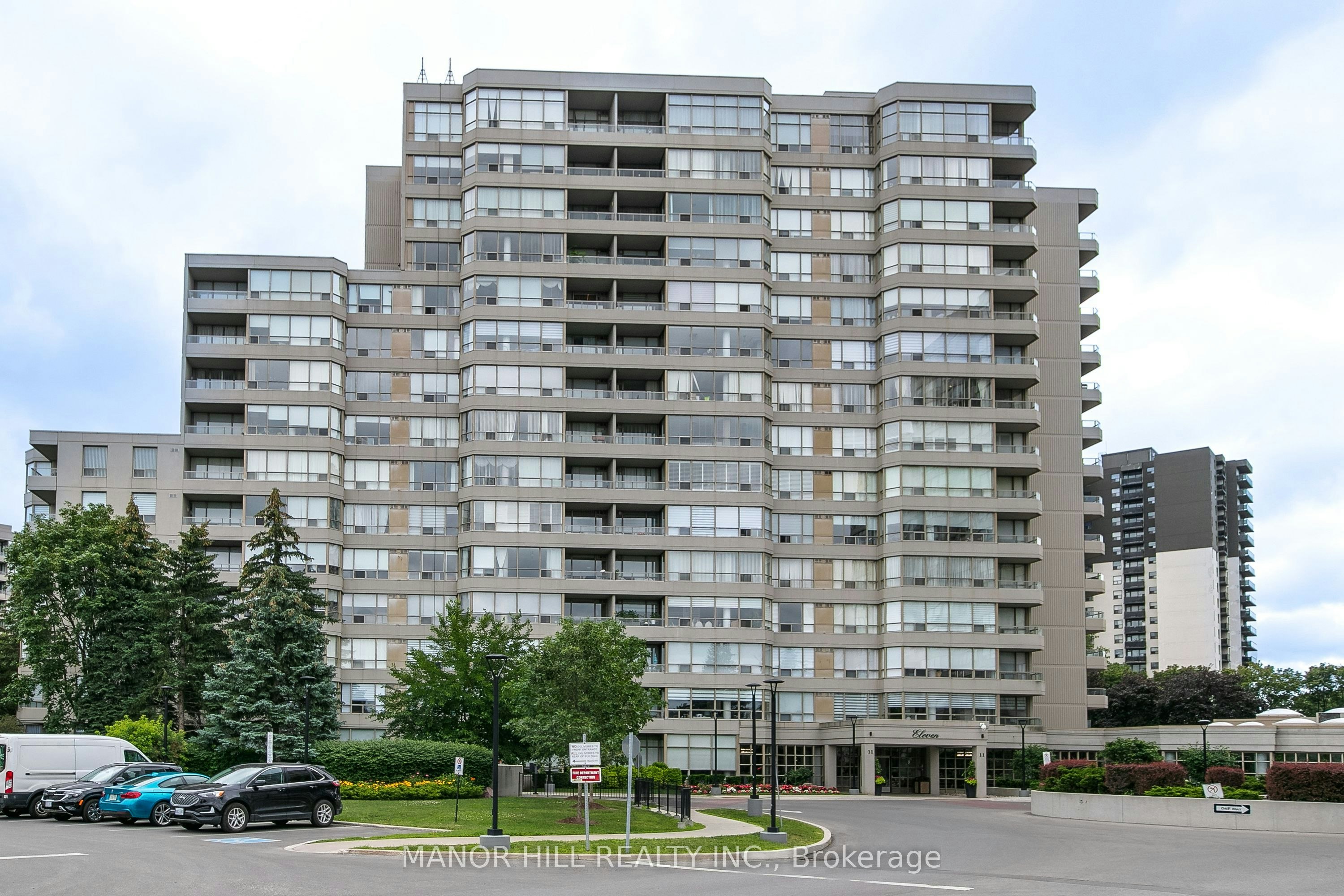 814-11 Townsgate Drive, Vaughan, ON, L4J 8G4