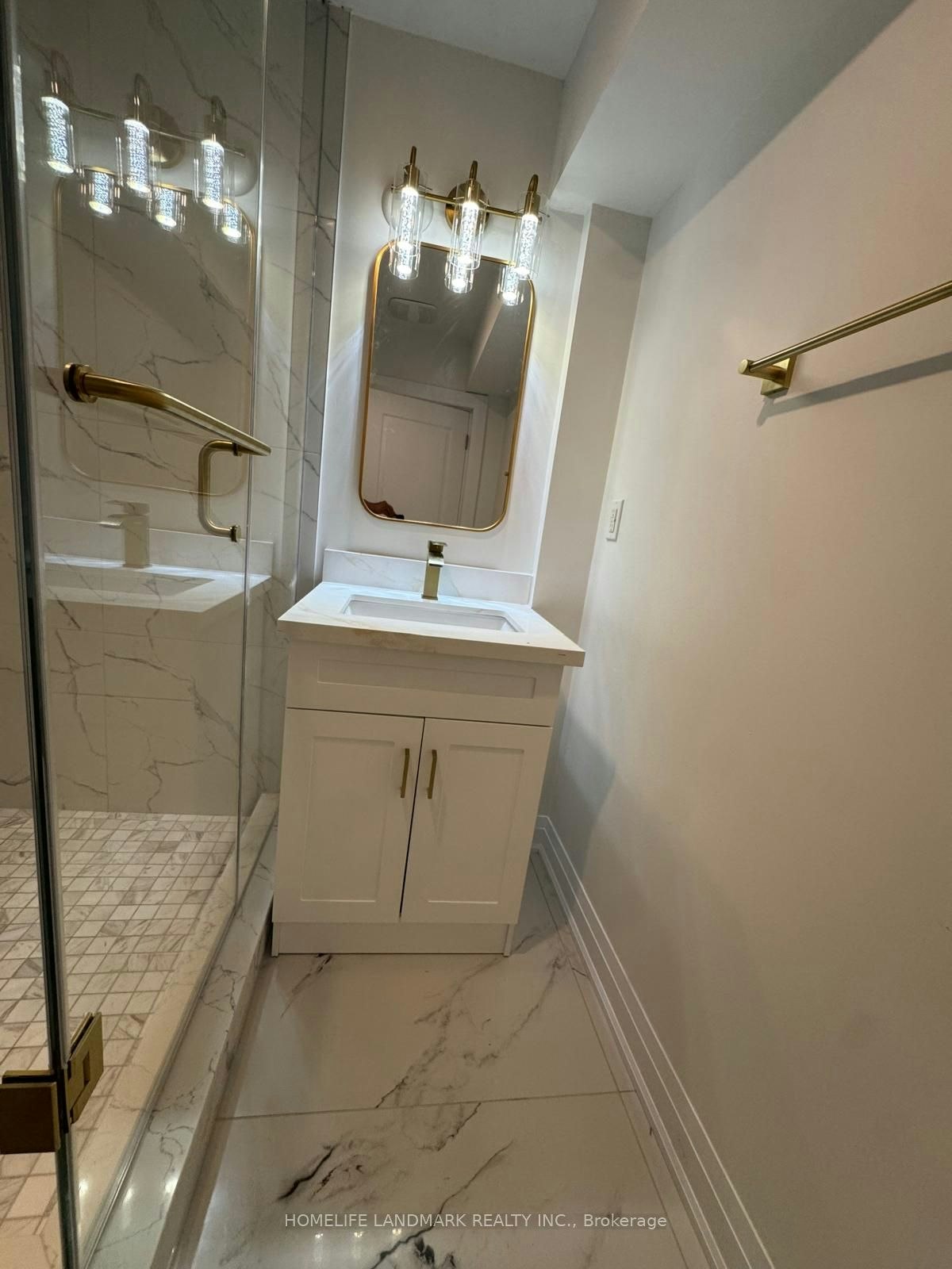 6 Kenneth Ross Bend, East Gwillimbury, ON, L9N 0T7 - 8