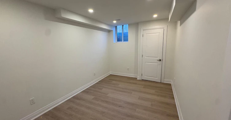 6 Kenneth Ross Bend, East Gwillimbury, ON, L9N 0T7 - 11