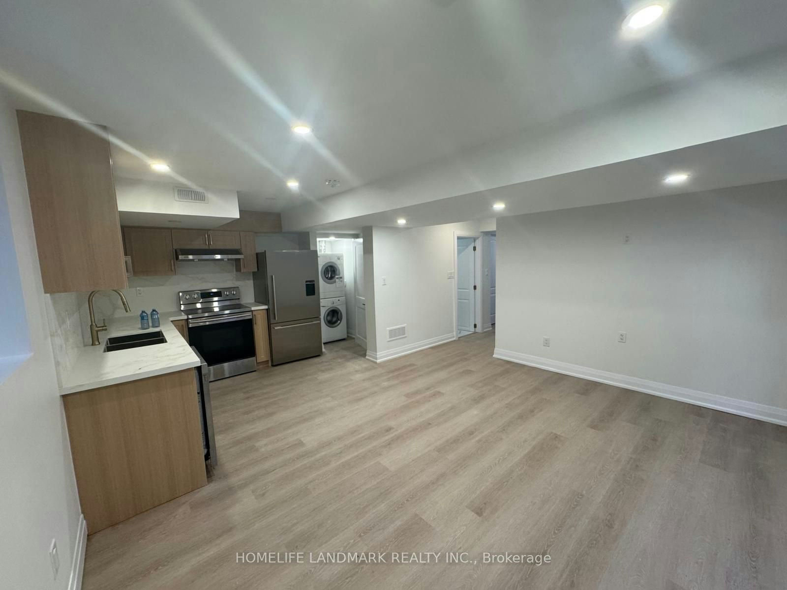 6 Kenneth Ross Bend, East Gwillimbury, ON, L9N 0T7 - 4