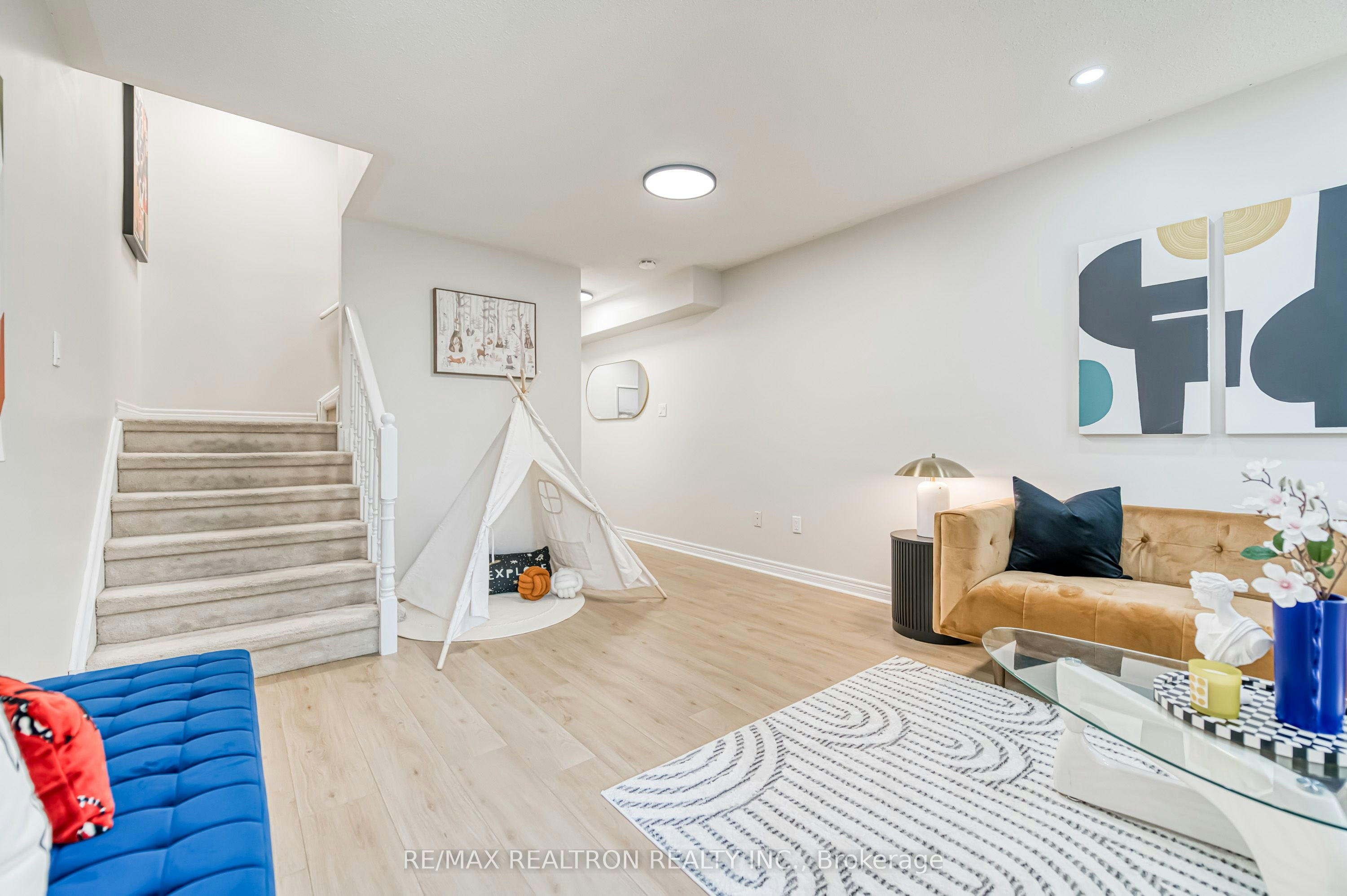 2554 Bur Oak Avenue, Markham, ON, L6B 1J7 - 4