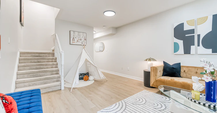 2554 Bur Oak Avenue, Markham, ON, L6B 1J7 - 4