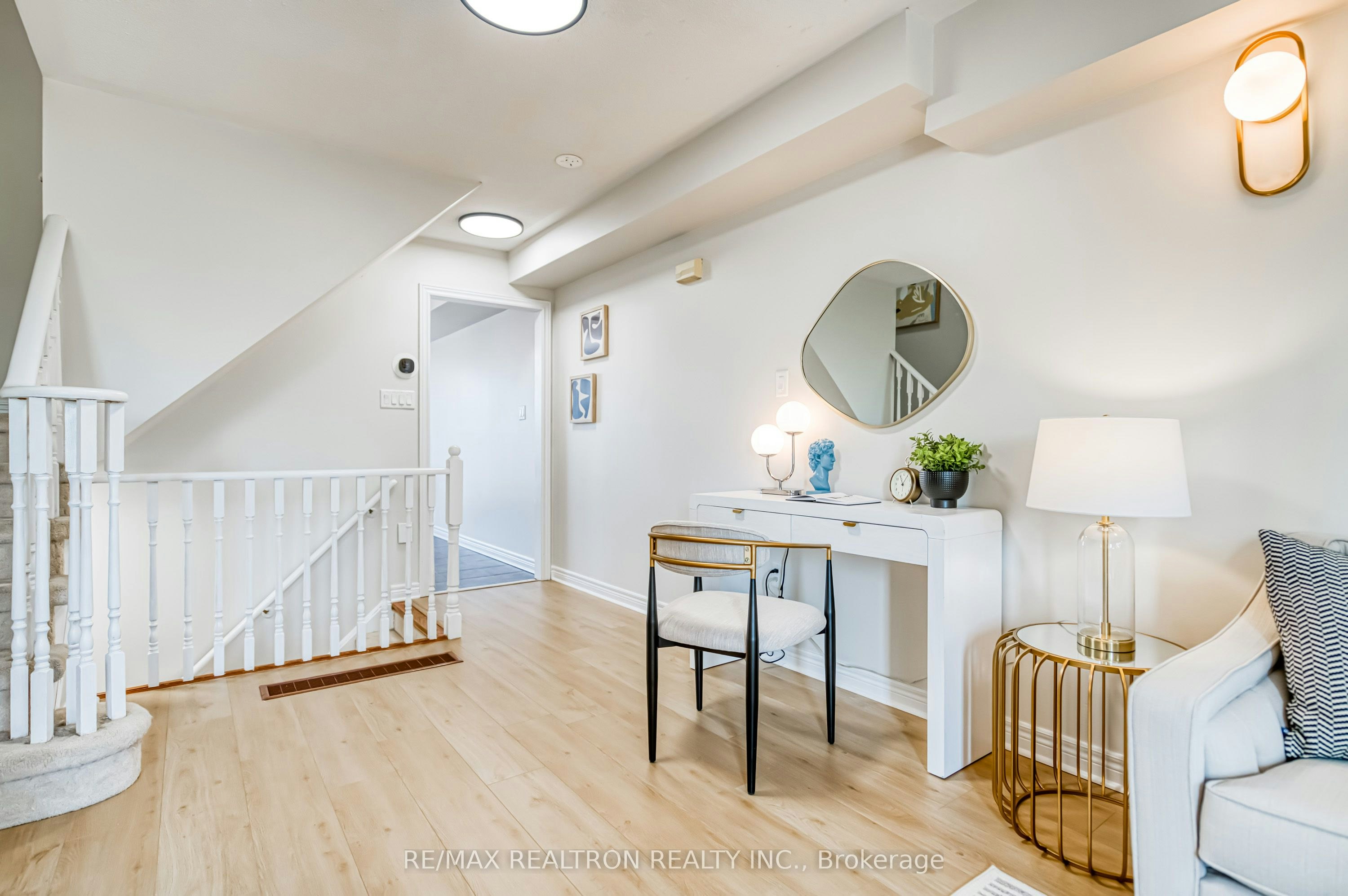 2554 Bur Oak Avenue, Markham, ON, L6B 1J7 - 16