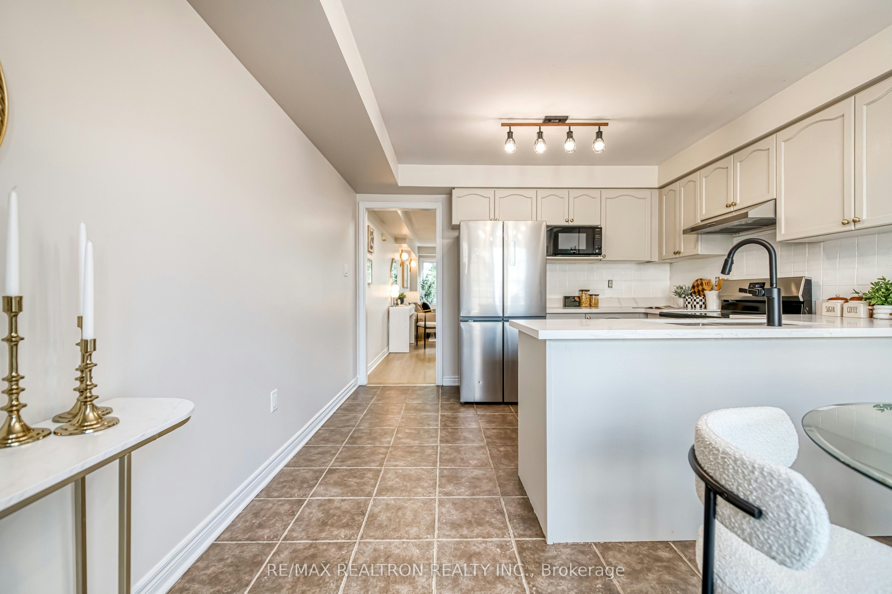 2554 Bur Oak Avenue, Markham, ON, L6B 1J7 - 23
