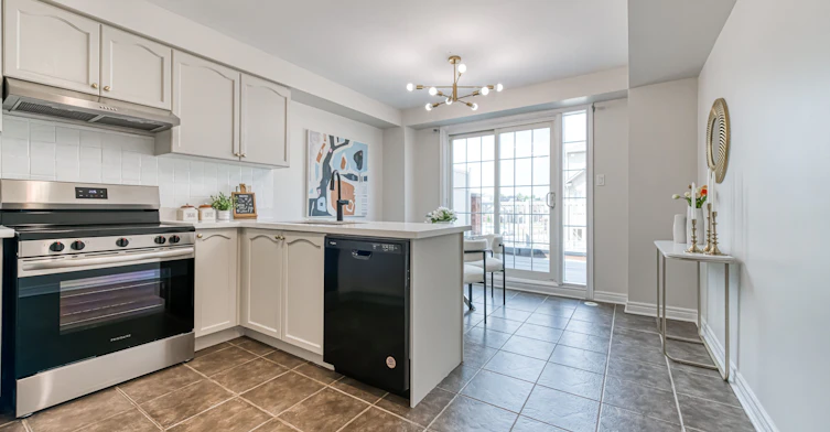 2554 Bur Oak Avenue, Markham, ON, L6B 1J7 - 19
