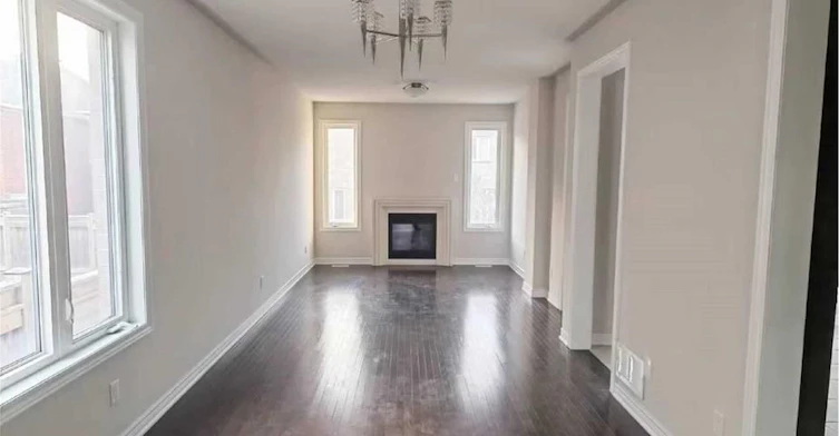 77 Reynolds Crescent, Aurora, ON, L4G 0J1 - 2