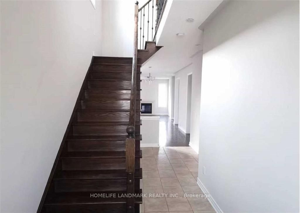 77 Reynolds Crescent, Aurora, ON, L4G 0J1