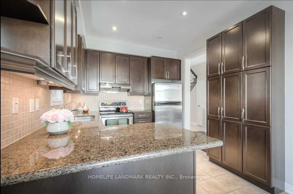 77 Reynolds Crescent, Aurora, ON, L4G 0J1 - 4