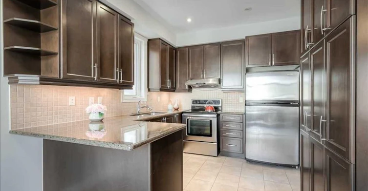 77 Reynolds Crescent, Aurora, ON, L4G 0J1 - 3