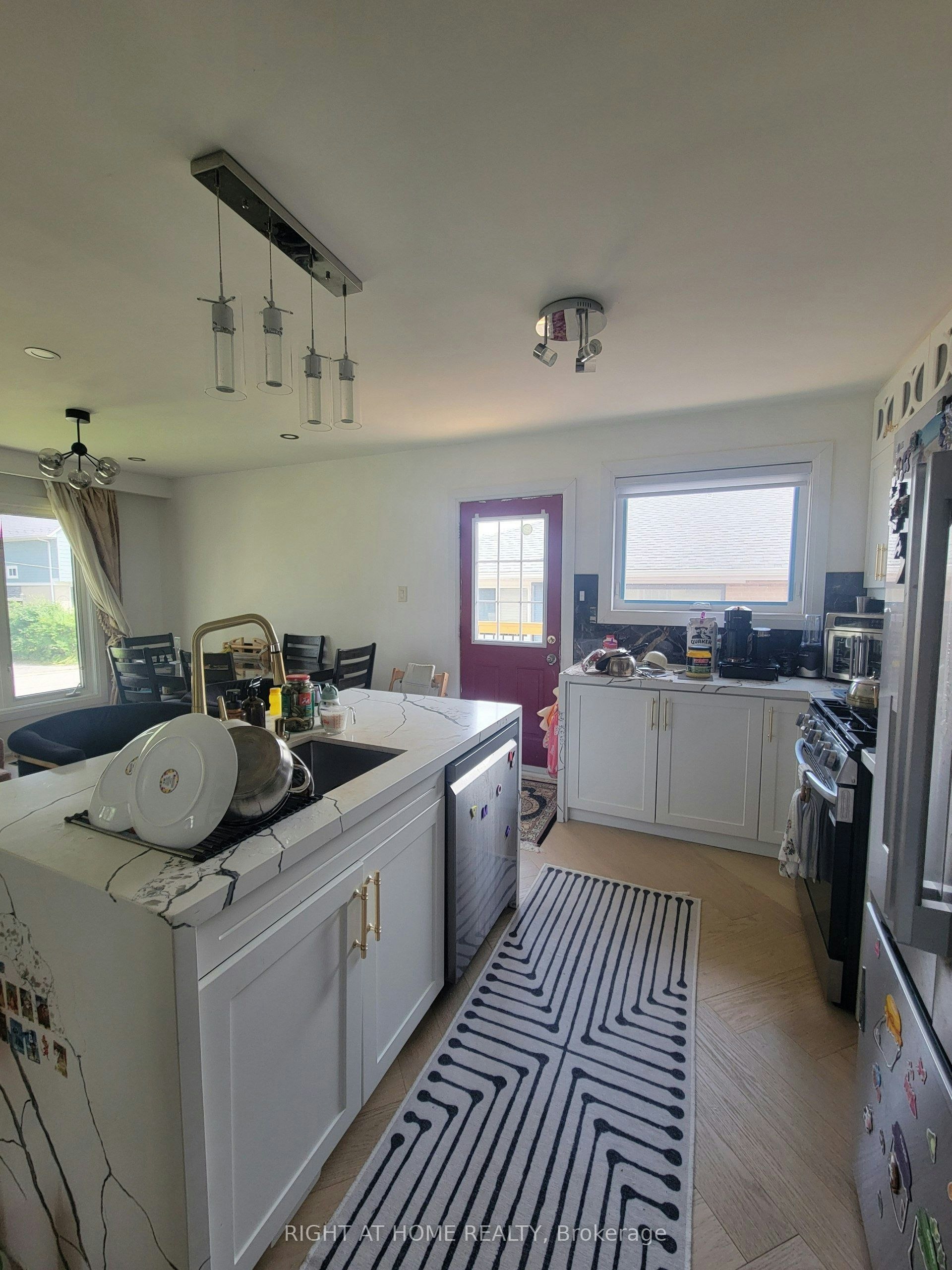 (Main Floor)-1 Huron Court, Aurora, ON, L4G 2X7 - 5
