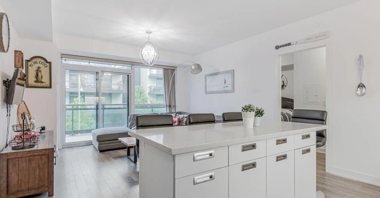 C210-301 Sea Ray Avenue, Innisfil, ON, L9S 0L8 - 11