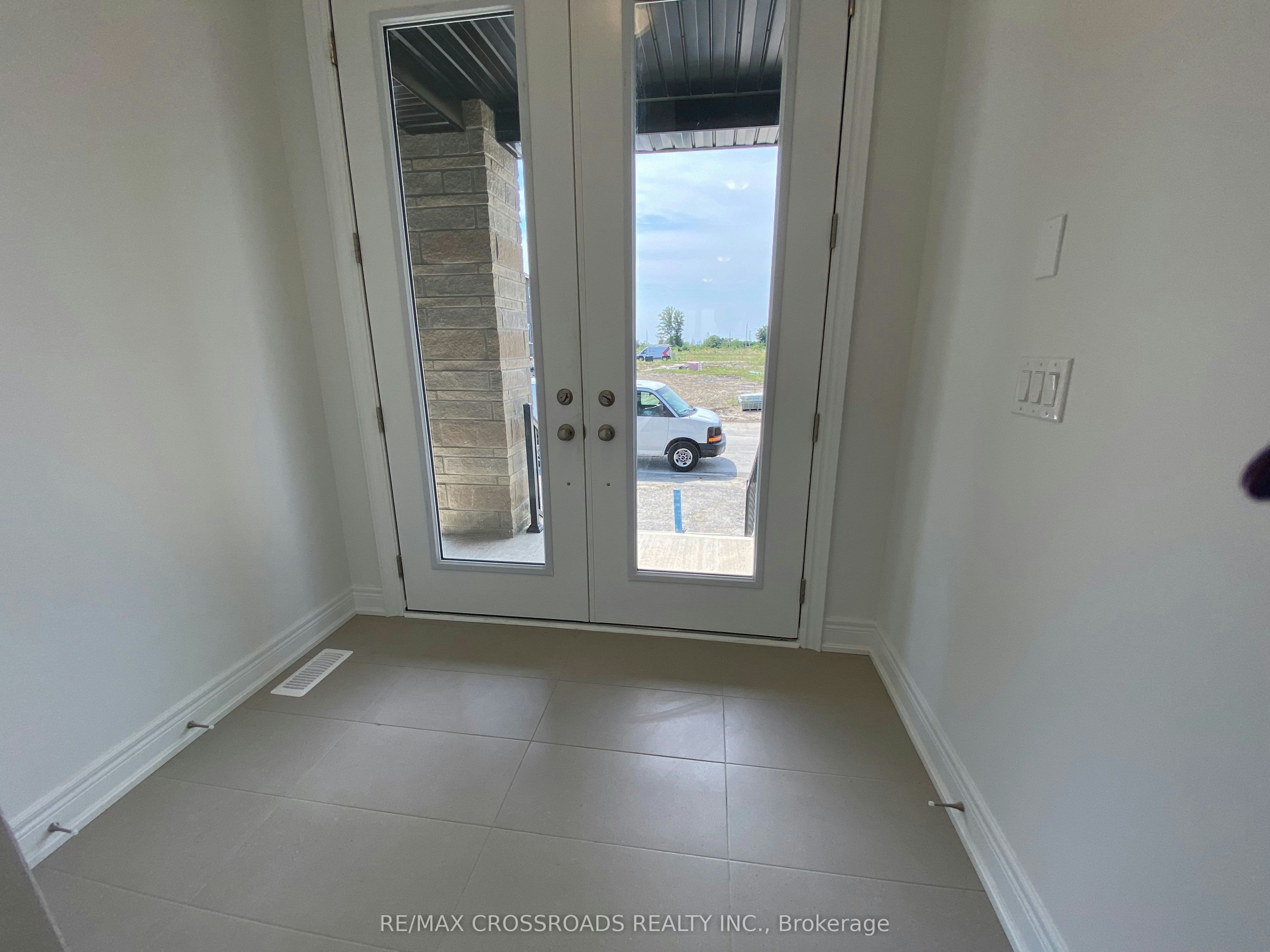 4 Kamper Avenue, Richmond Hill, ON, L4E 1M4 - 3