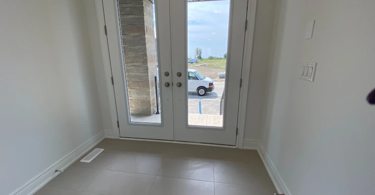 4 Kamper Avenue, Richmond Hill, ON, L4E 1M4 - 3