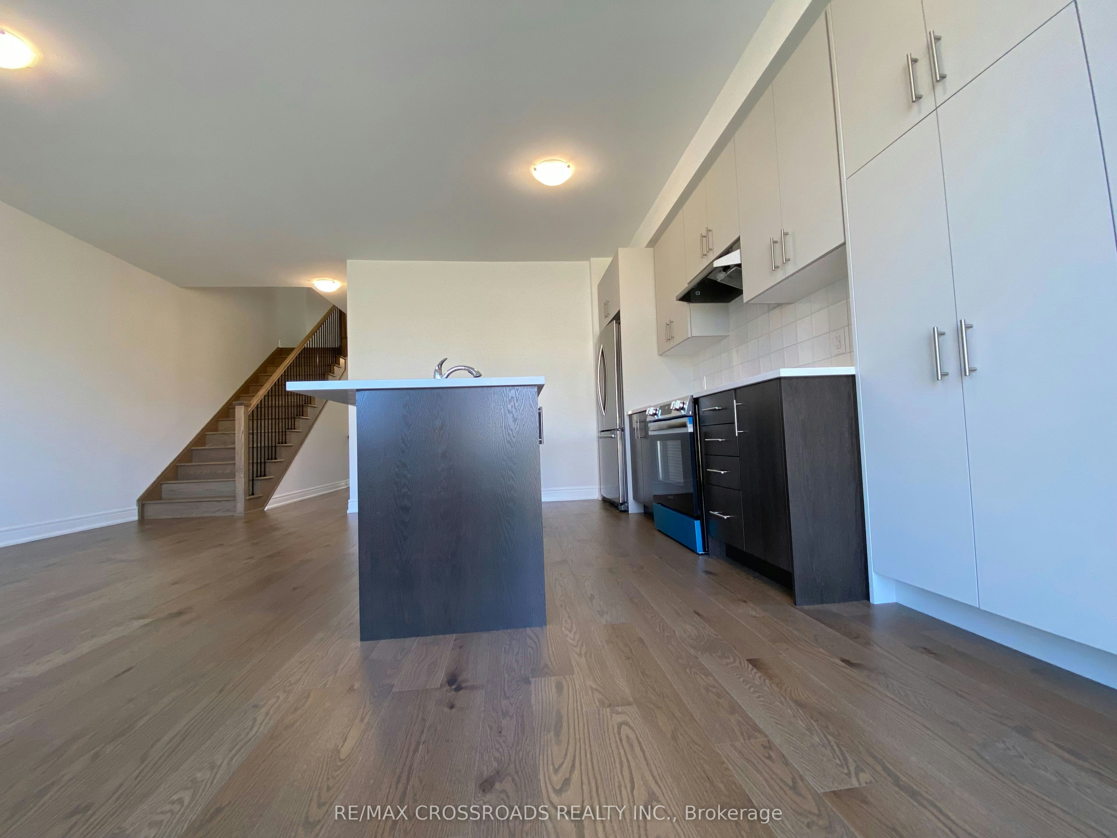 4 Kamper Avenue, Richmond Hill, ON, L4E 1M4 - 13