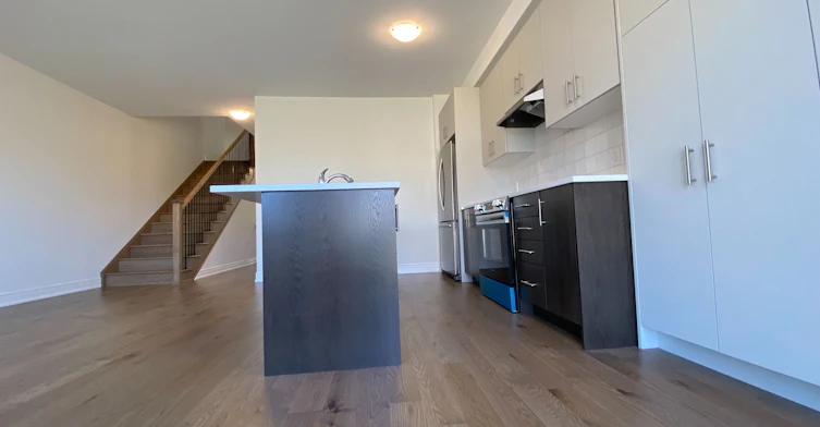 4 Kamper Avenue, Richmond Hill, ON, L4E 1M4 - 13