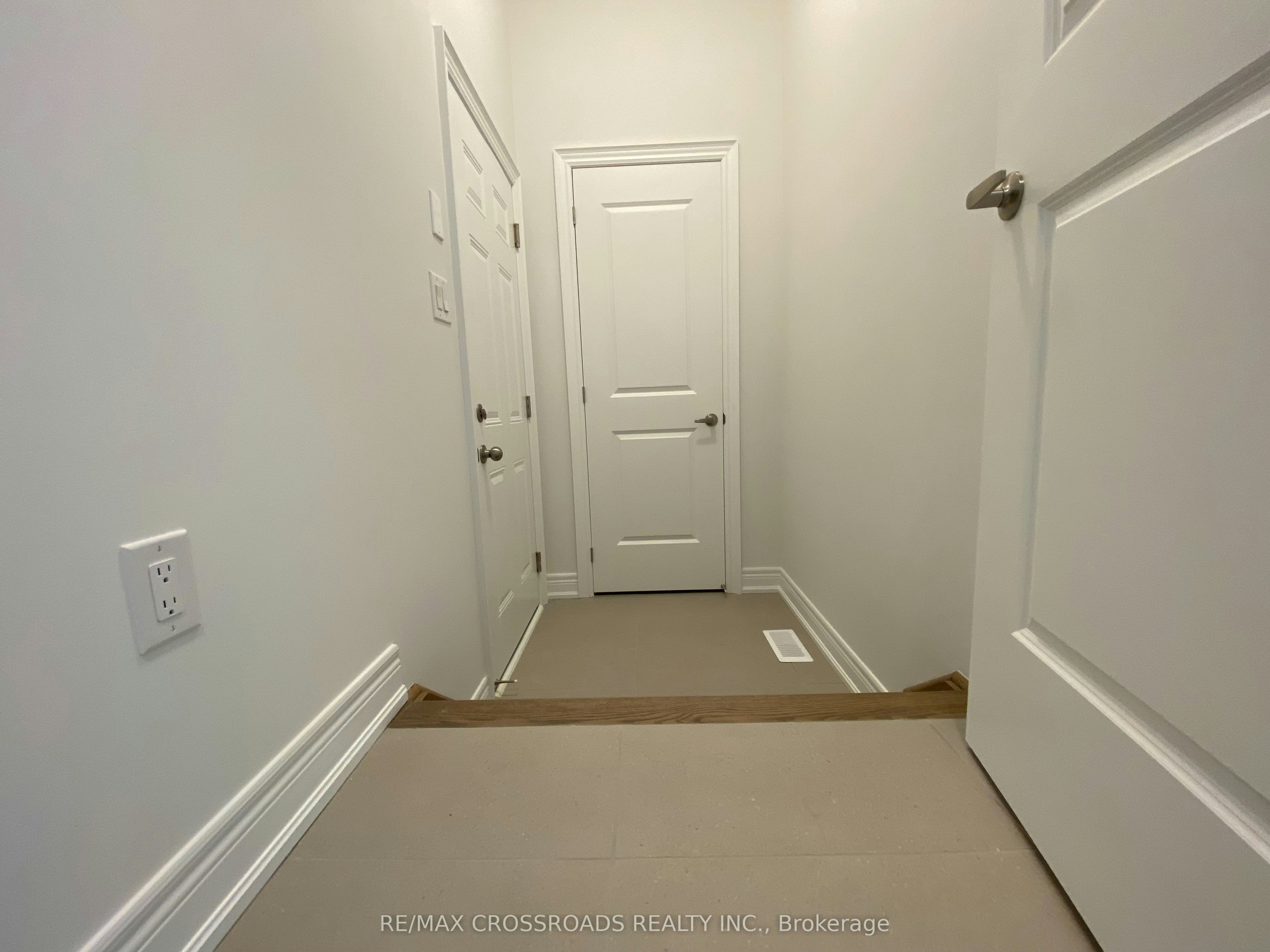 4 Kamper Avenue, Richmond Hill, ON, L4E 1M4 - 4