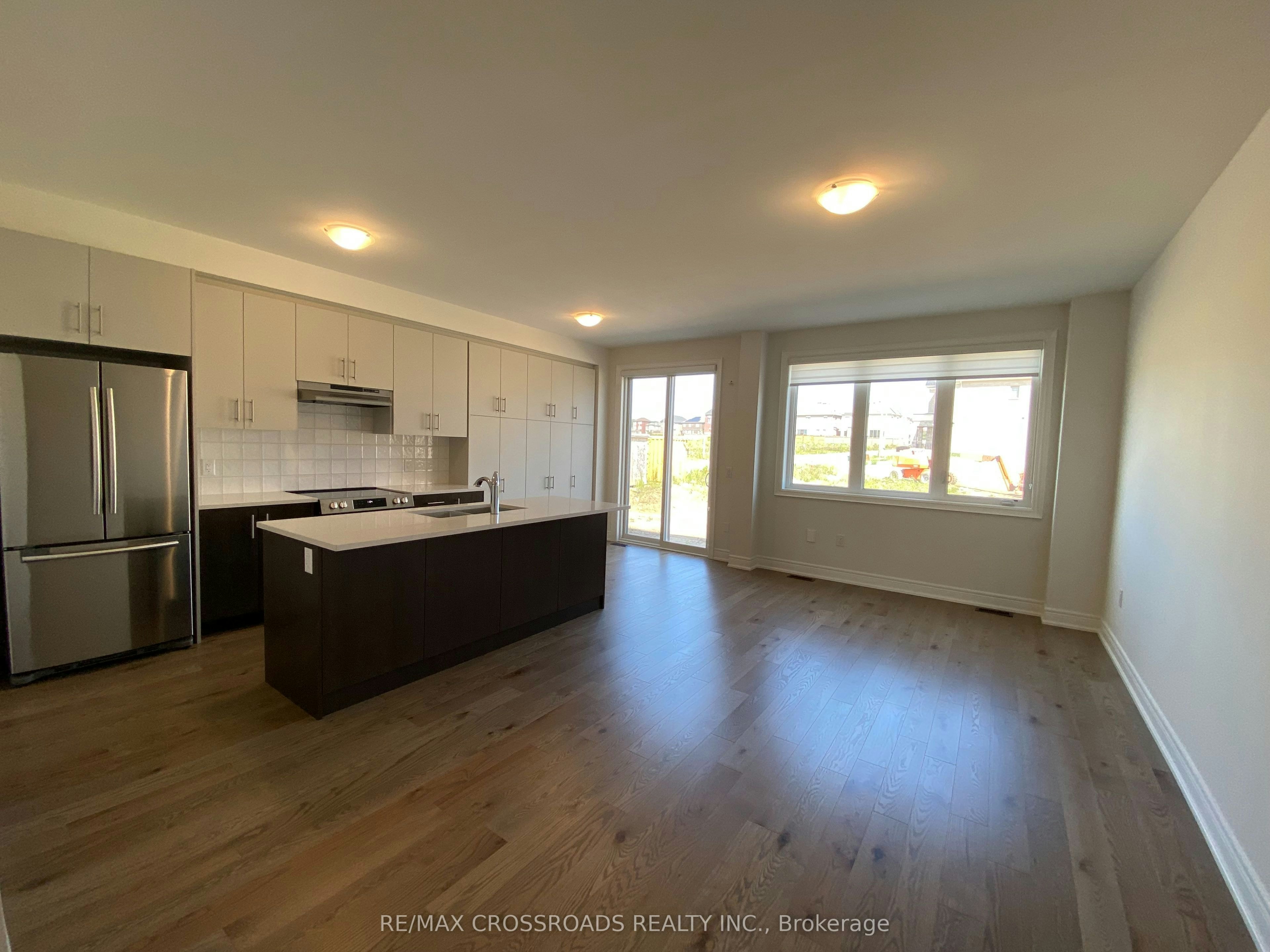 4 Kamper Avenue, Richmond Hill, ON, L4E 1M4 - 7