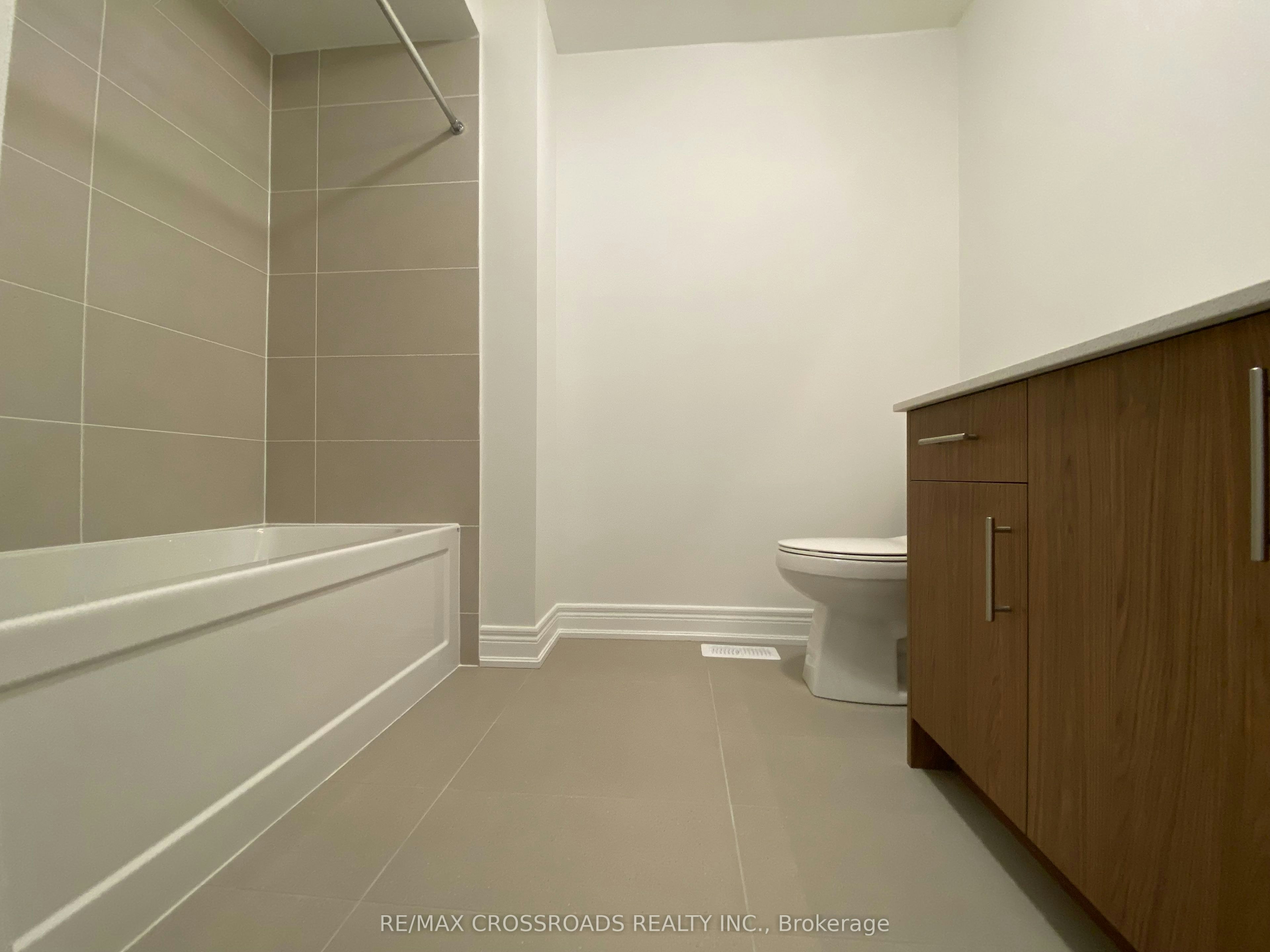 4 Kamper Avenue, Richmond Hill, ON, L4E 1M4 - 24