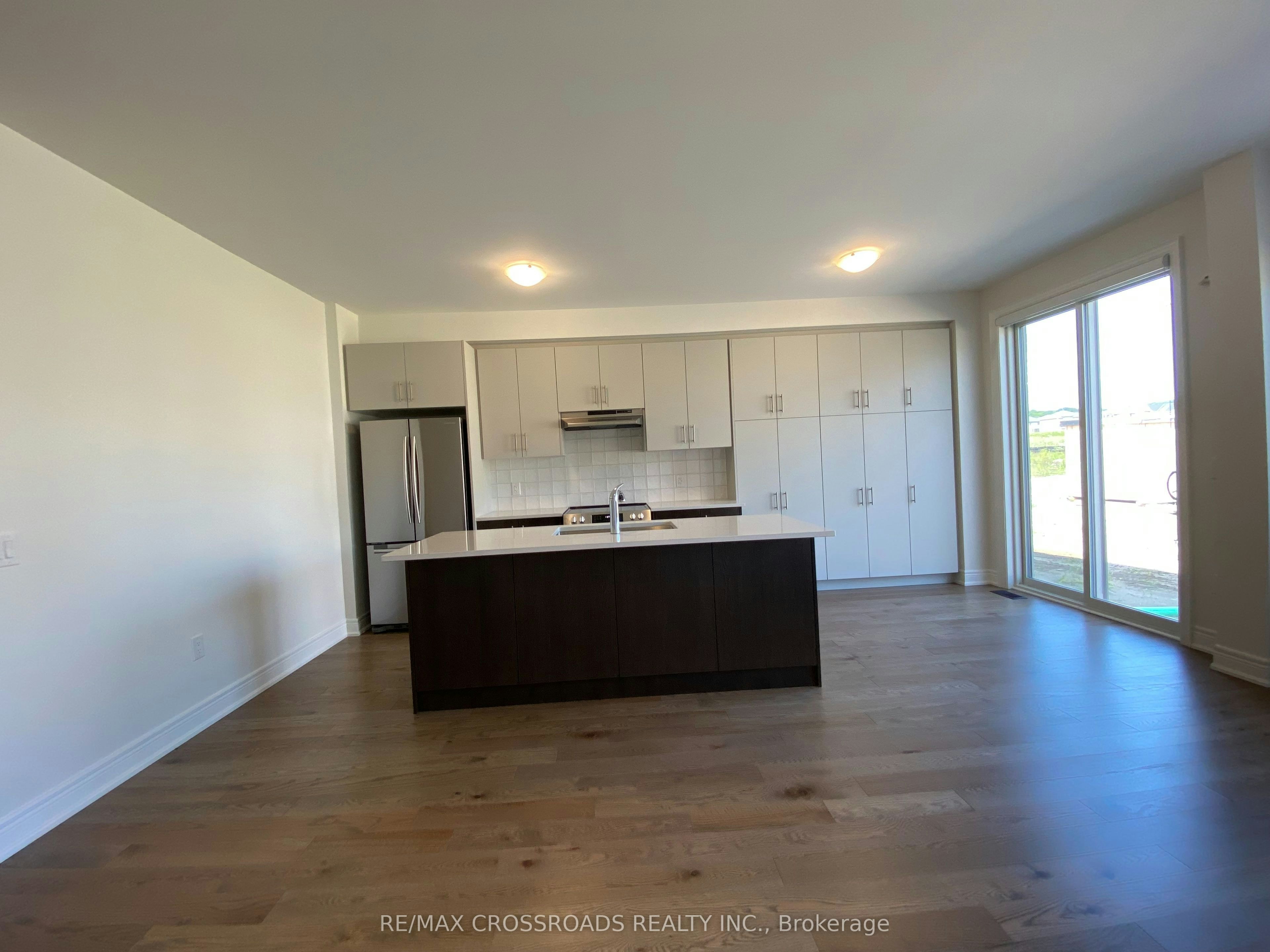 4 Kamper Avenue, Richmond Hill, ON, L4E 1M4 - 12