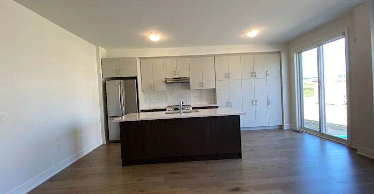 4 Kamper Avenue, Richmond Hill, ON, L4E 1M4 - 12