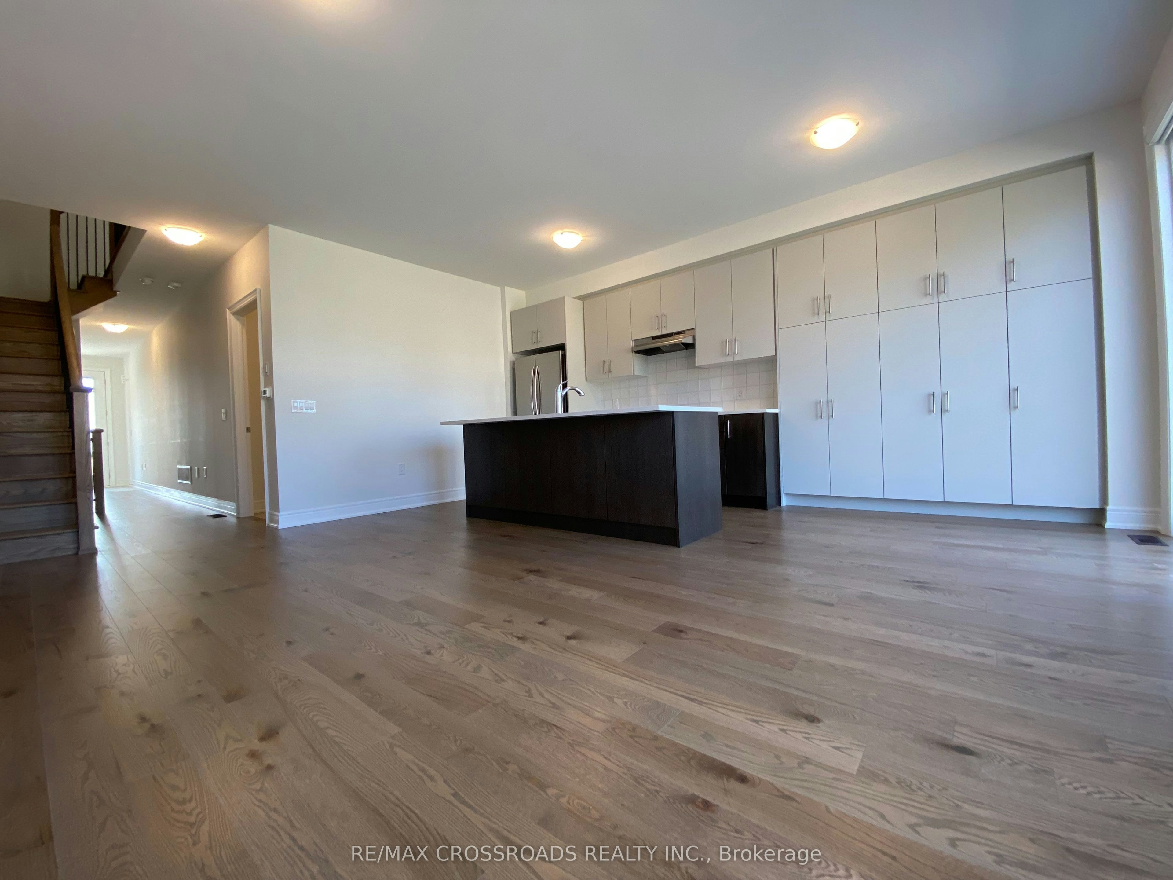 4 Kamper Avenue, Richmond Hill, ON, L4E 1M4 - 6