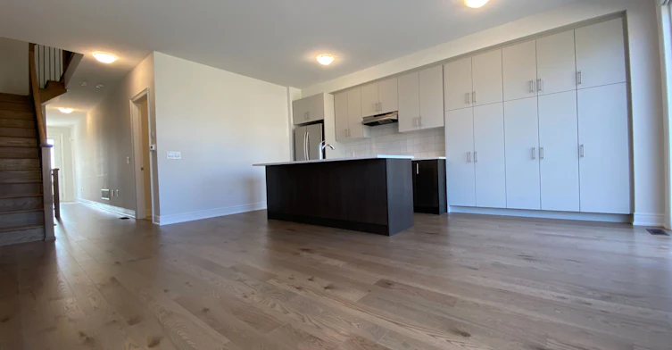 4 Kamper Avenue, Richmond Hill, ON, L4E 1M4 - 6