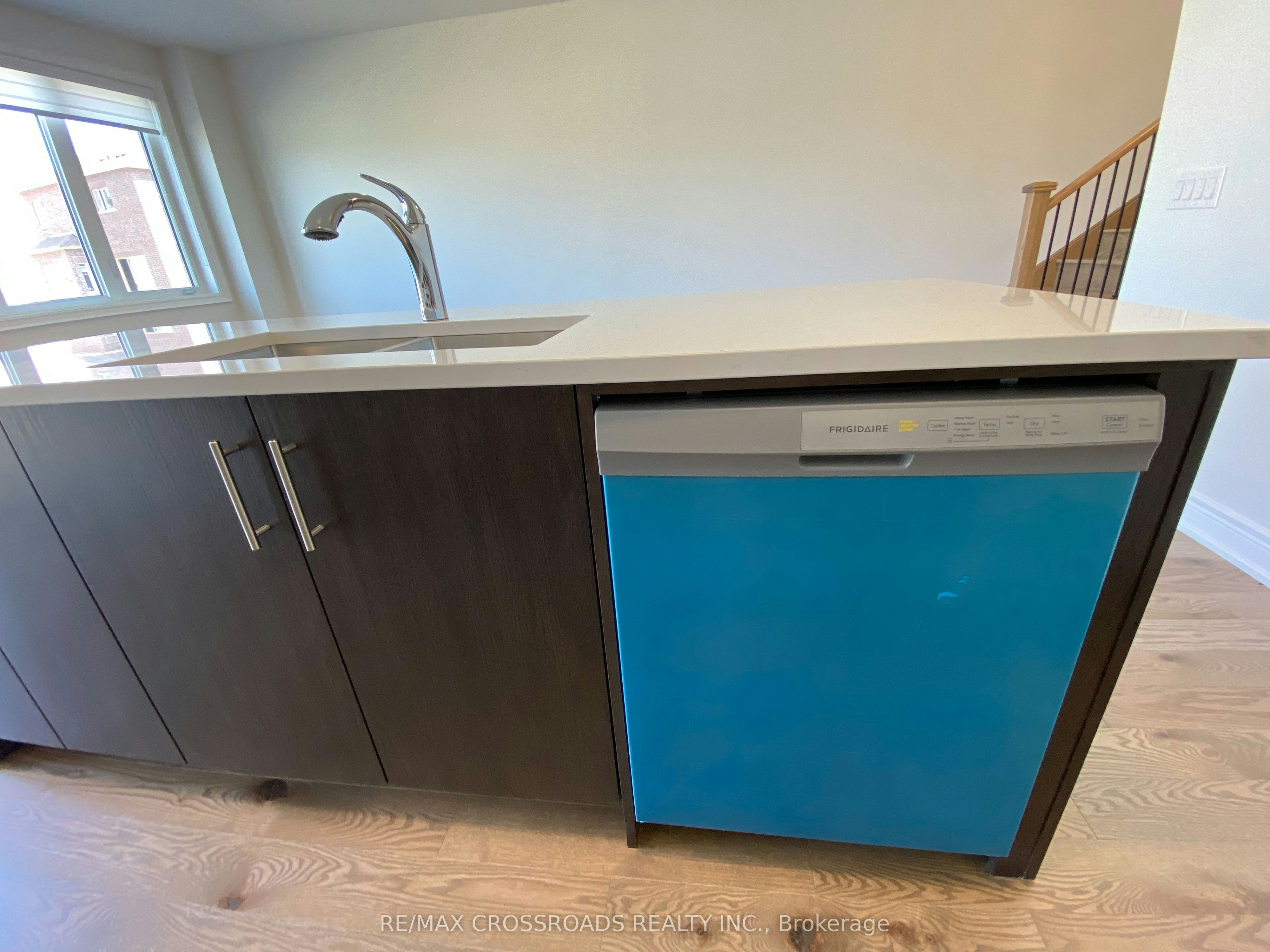 4 Kamper Avenue, Richmond Hill, ON, L4E 1M4 - 15