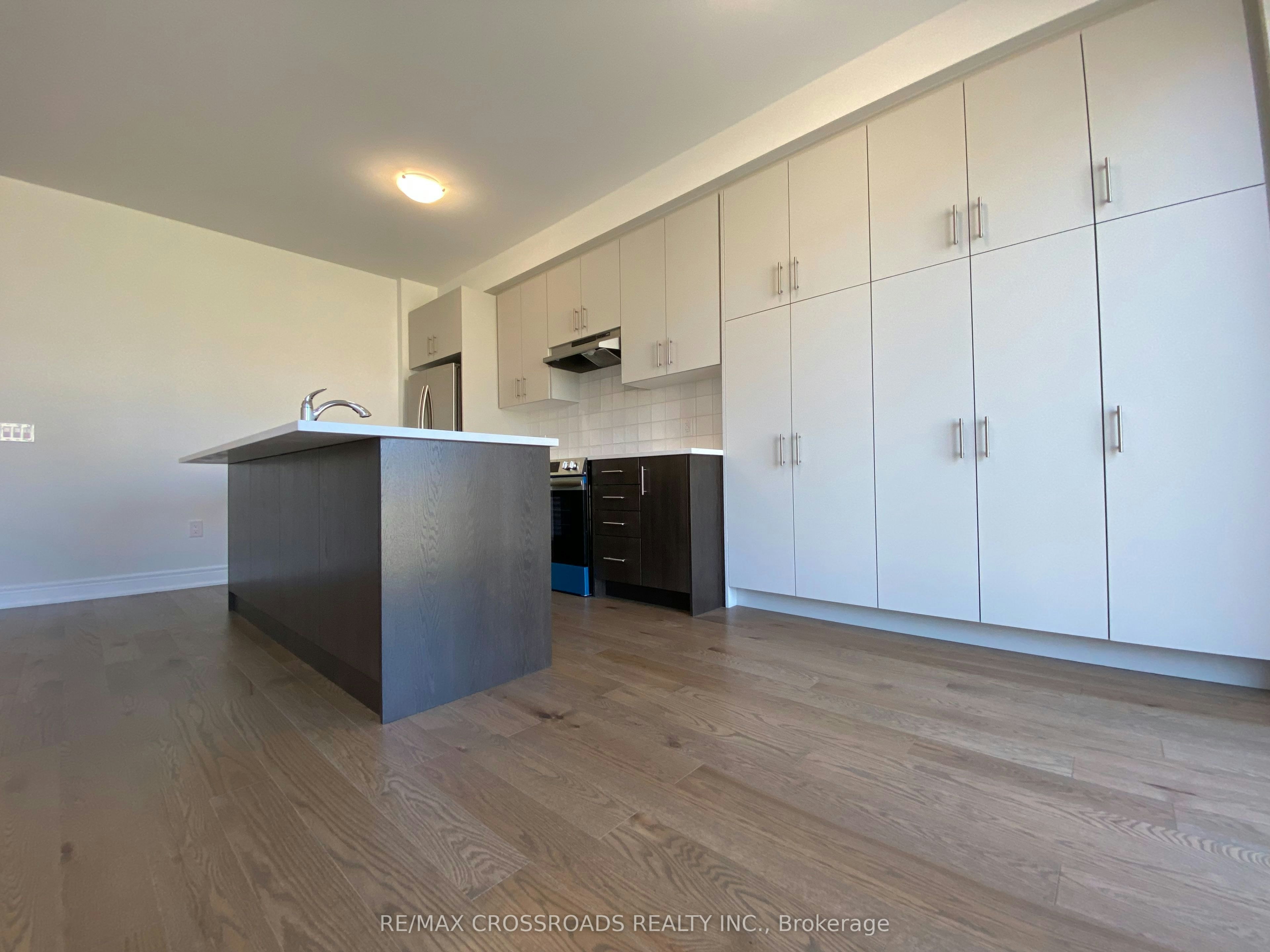 4 Kamper Avenue, Richmond Hill, ON, L4E 1M4 - 10