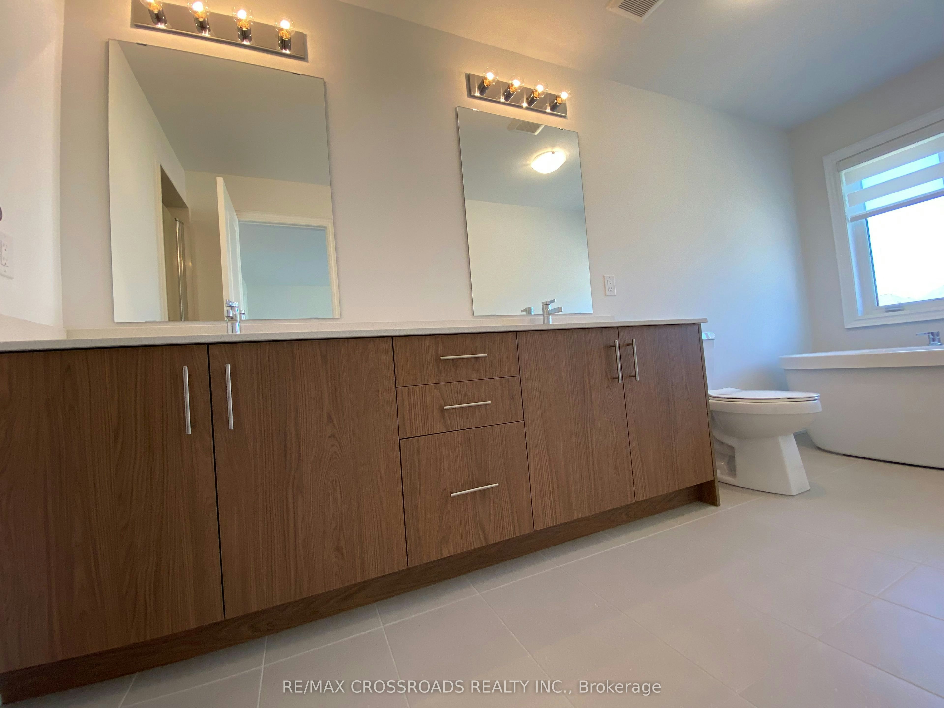 4 Kamper Avenue, Richmond Hill, ON, L4E 1M4 - 29