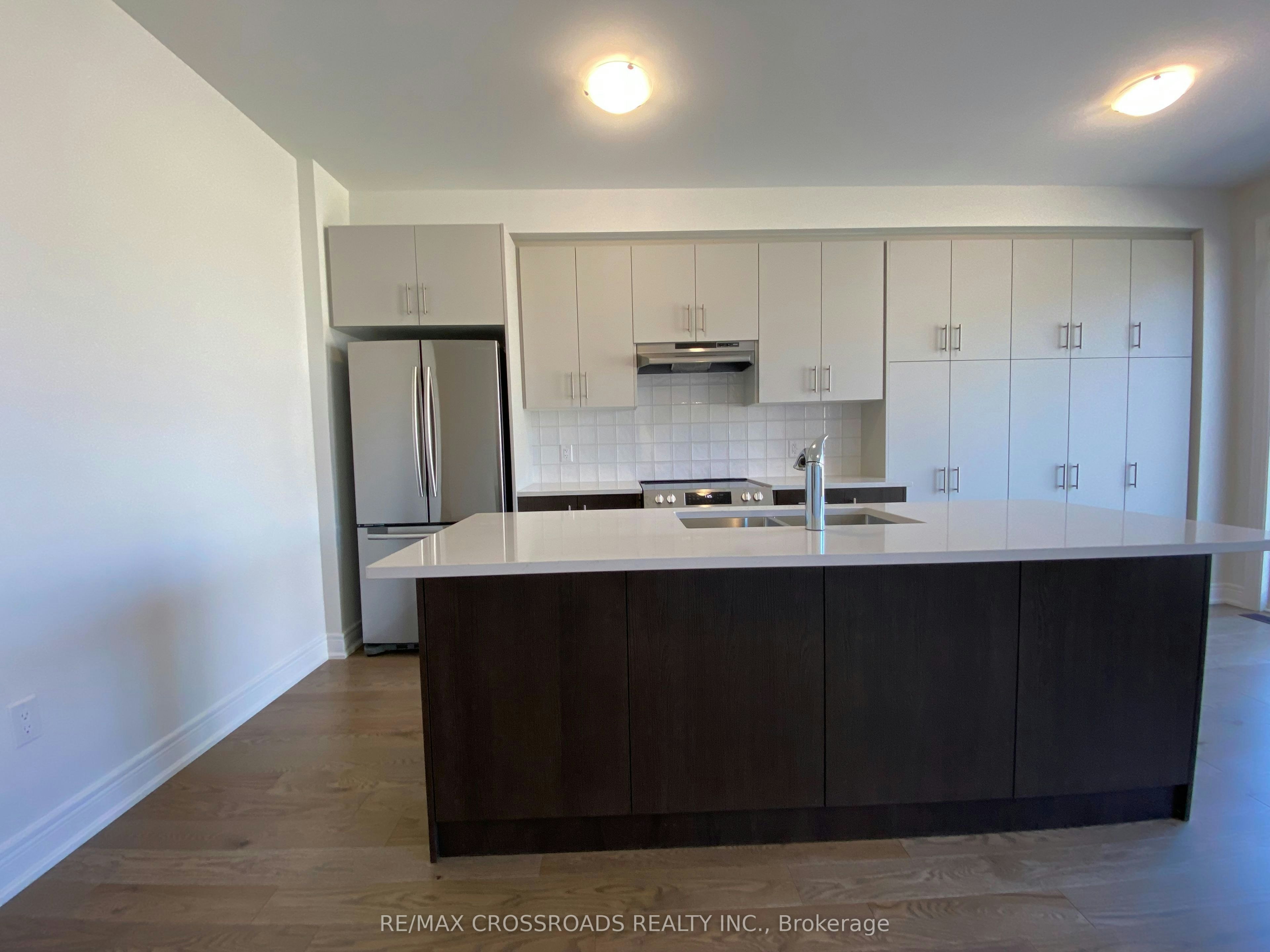 4 Kamper Avenue, Richmond Hill, ON, L4E 1M4 - 11