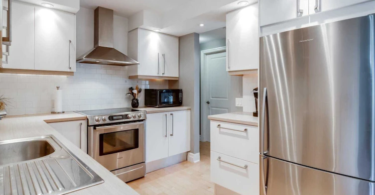 32 Canal Street, Georgina, ON, L4P 1K5 - 6