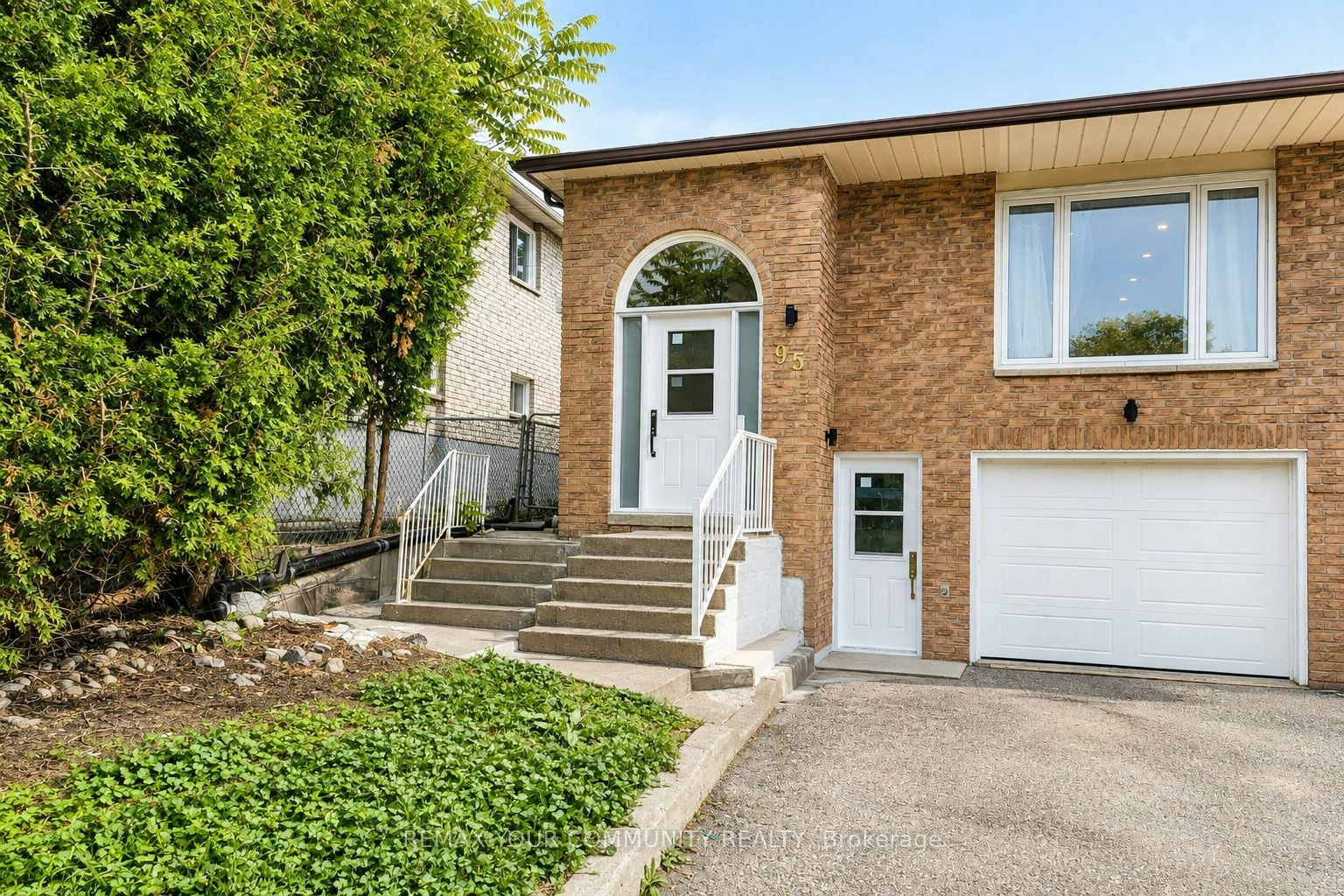 BSM-95 Maplegrove Avenue, Bradford West Gwillimbury, ON, L3Z 1R9