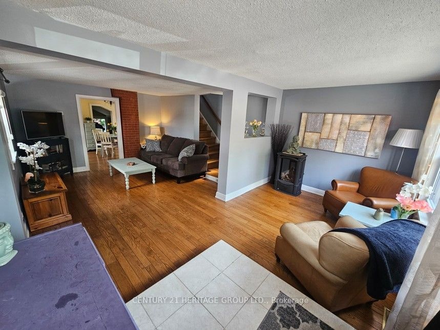 47 Denne Boulevard, Newmarket, ON, L3Y 4H5 - 4