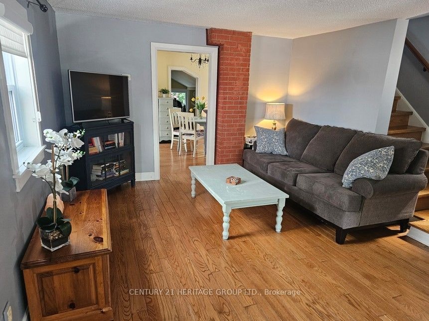 47 Denne Boulevard, Newmarket, ON, L3Y 4H5 - 3
