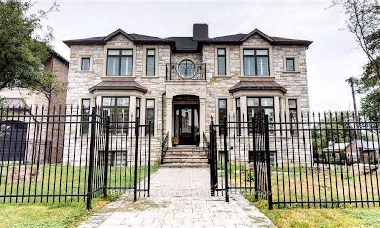 18 Parker Avenue