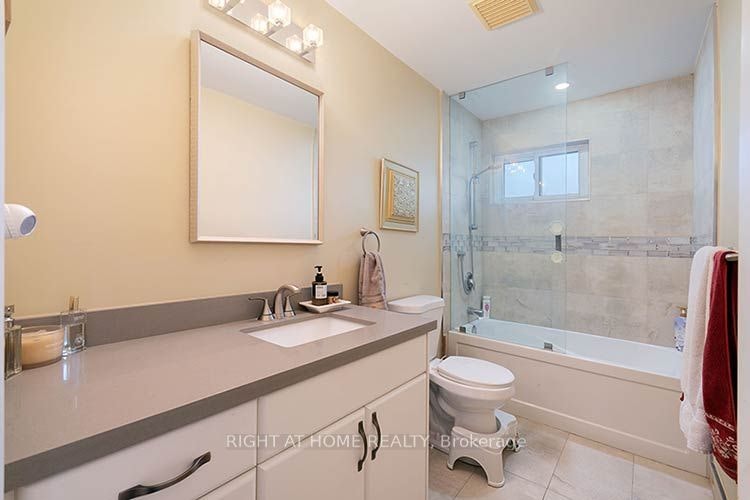 304 Roywood Crescent, Newmarket, ON, L3Y 1A5 - 9
