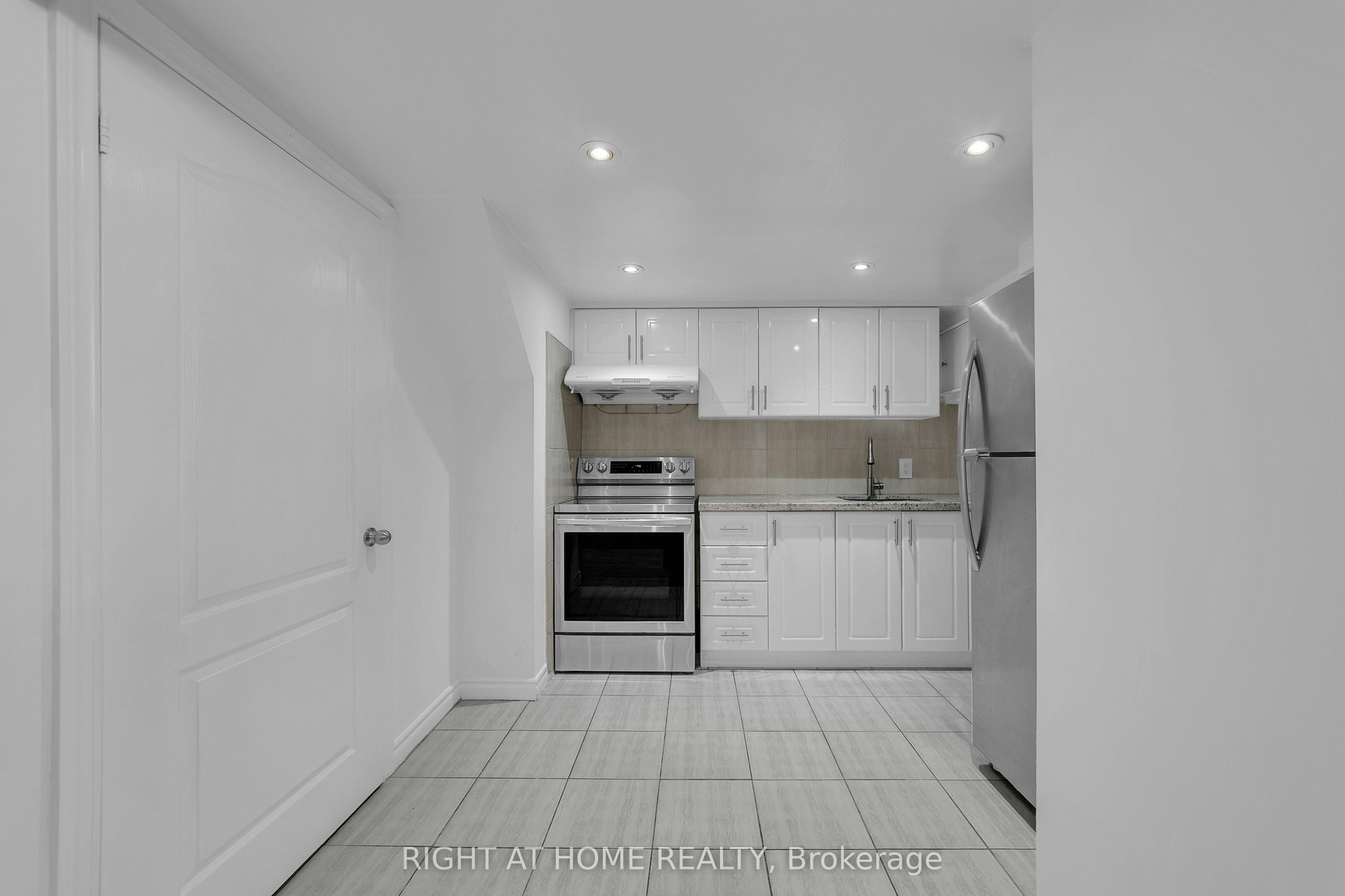 303 Blue Grass Boulevard, Richmond Hill, ON, L4C 3H3 - 10